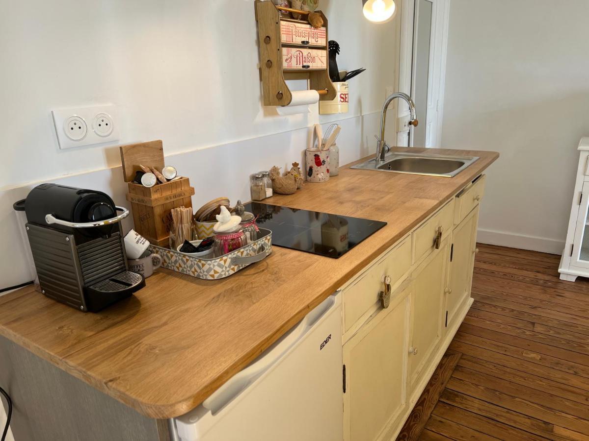 Appartamento Le Manoir Des Lys Tilly-sur-Seulles Esterno foto