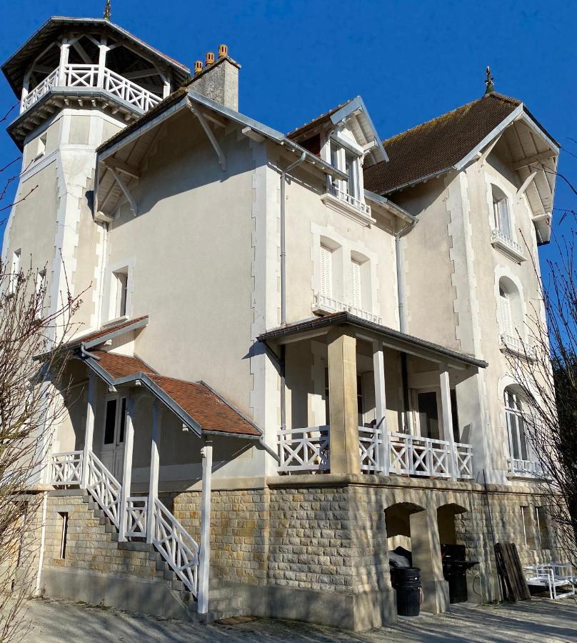 Appartamento Le Manoir Des Lys Tilly-sur-Seulles Esterno foto